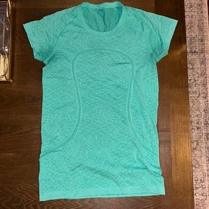 Lululemon swiftly tech shirt